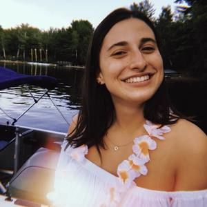 Meet your Posher, Chloe